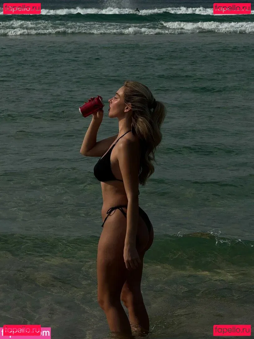 Antonia Freya Lydia Onlyfans Photo Gallery 