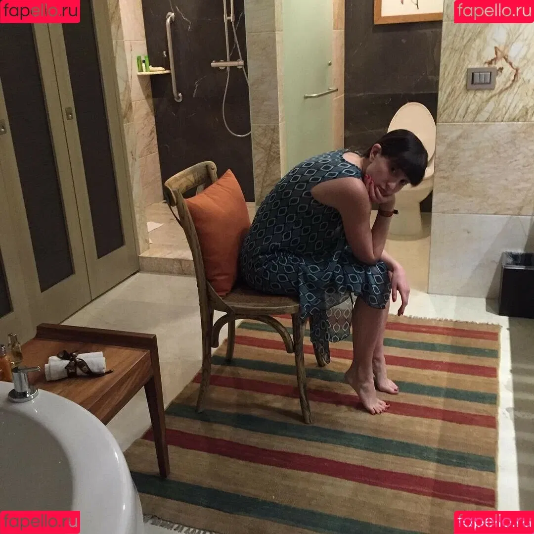Allison Raskin Onlyfans Photo Gallery 
