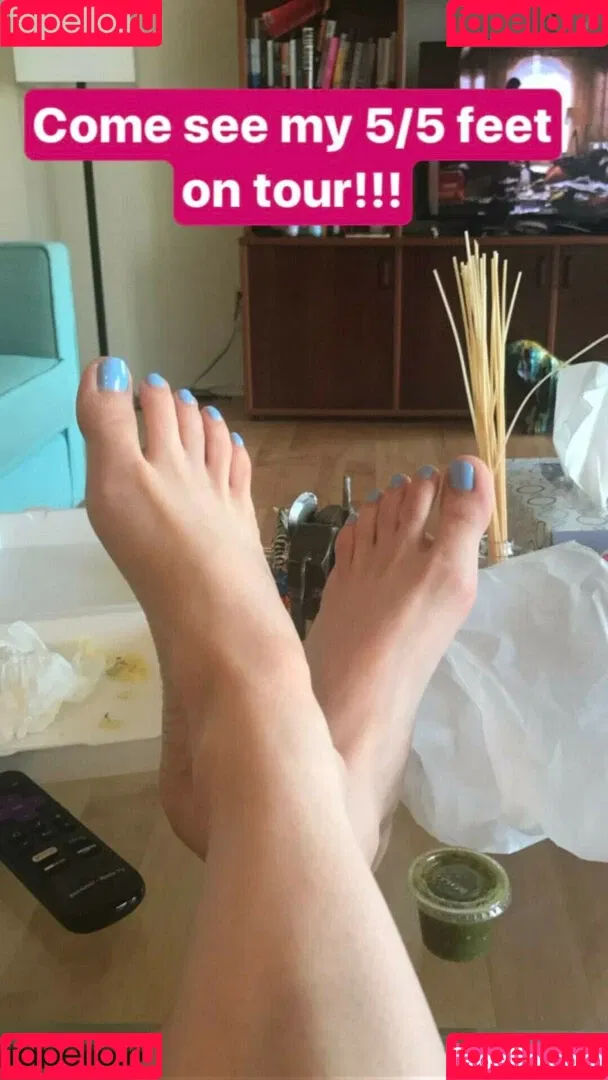 Allison Raskin Onlyfans Photo Gallery 