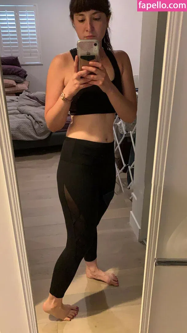 Allison Raskin Onlyfans Photo Gallery 