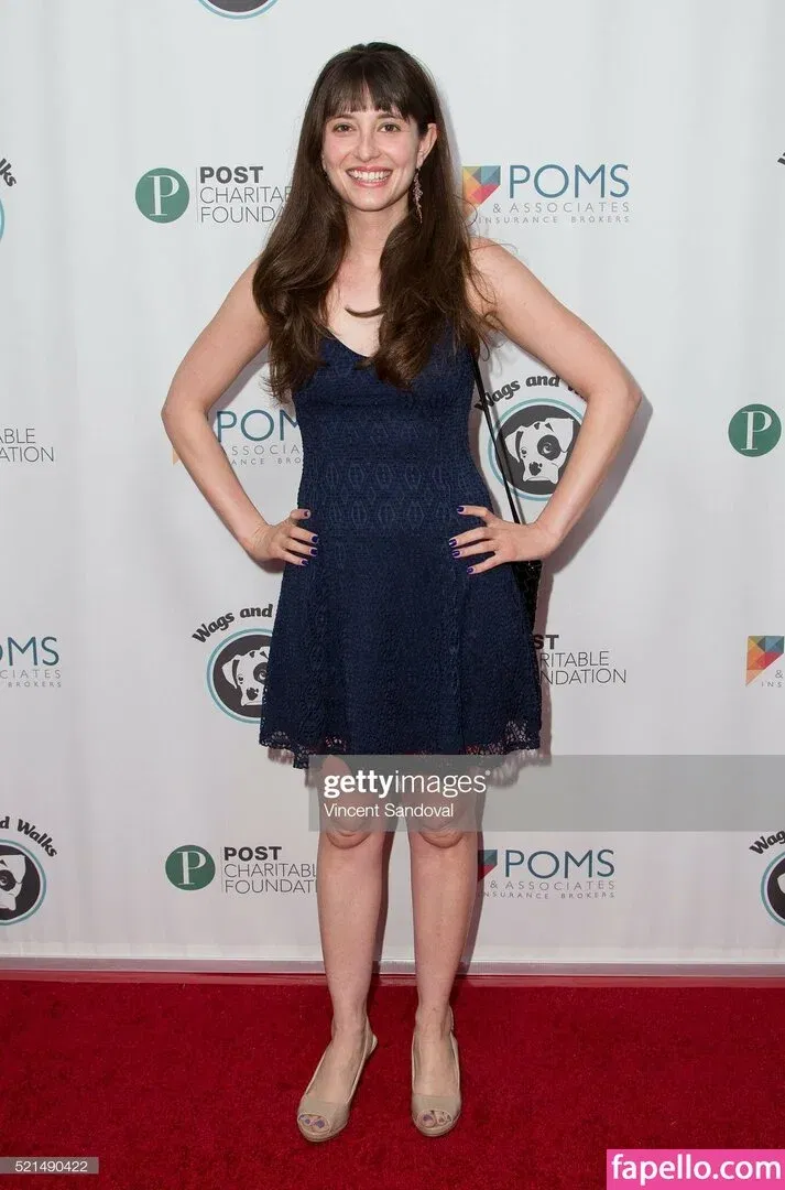 Allison Raskin Onlyfans Photo Gallery 