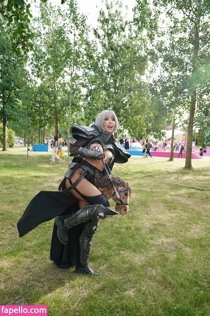 Oladushek11 aka Natasha Roik Onlyfans Photo Gallery 