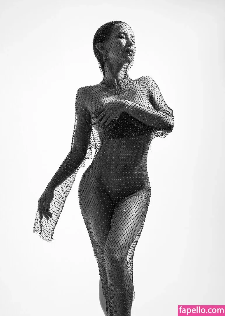 Oladushek11 aka Natasha Roik Onlyfans Photo Gallery 