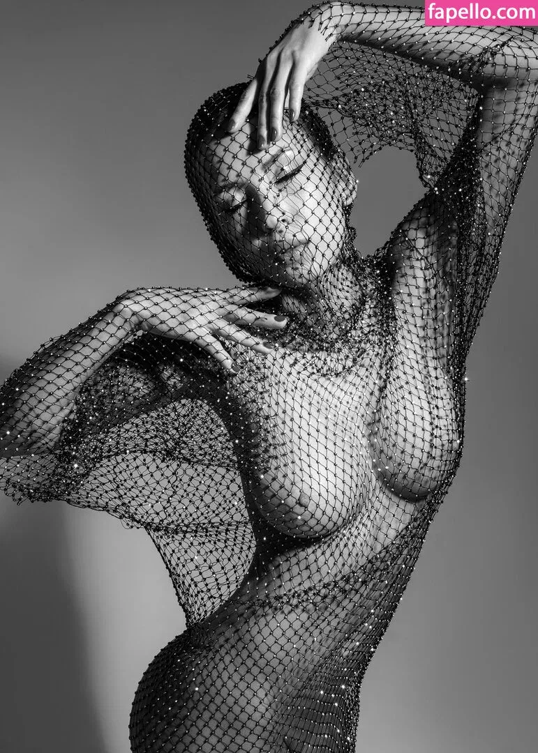 Oladushek11 aka Natasha Roik Onlyfans Photo Gallery 