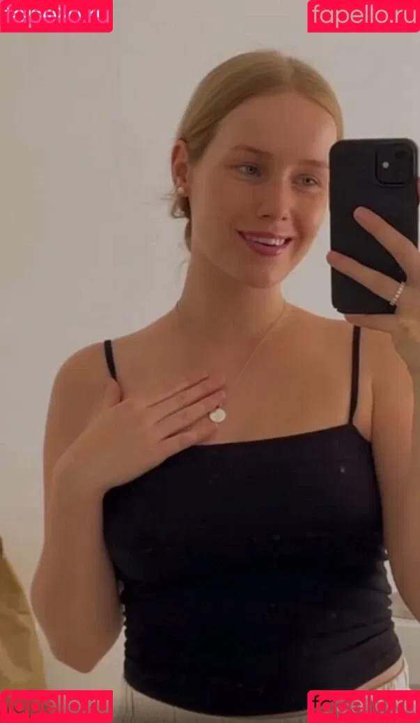 Nadine von relaxASMR Onlyfans Photo Gallery 