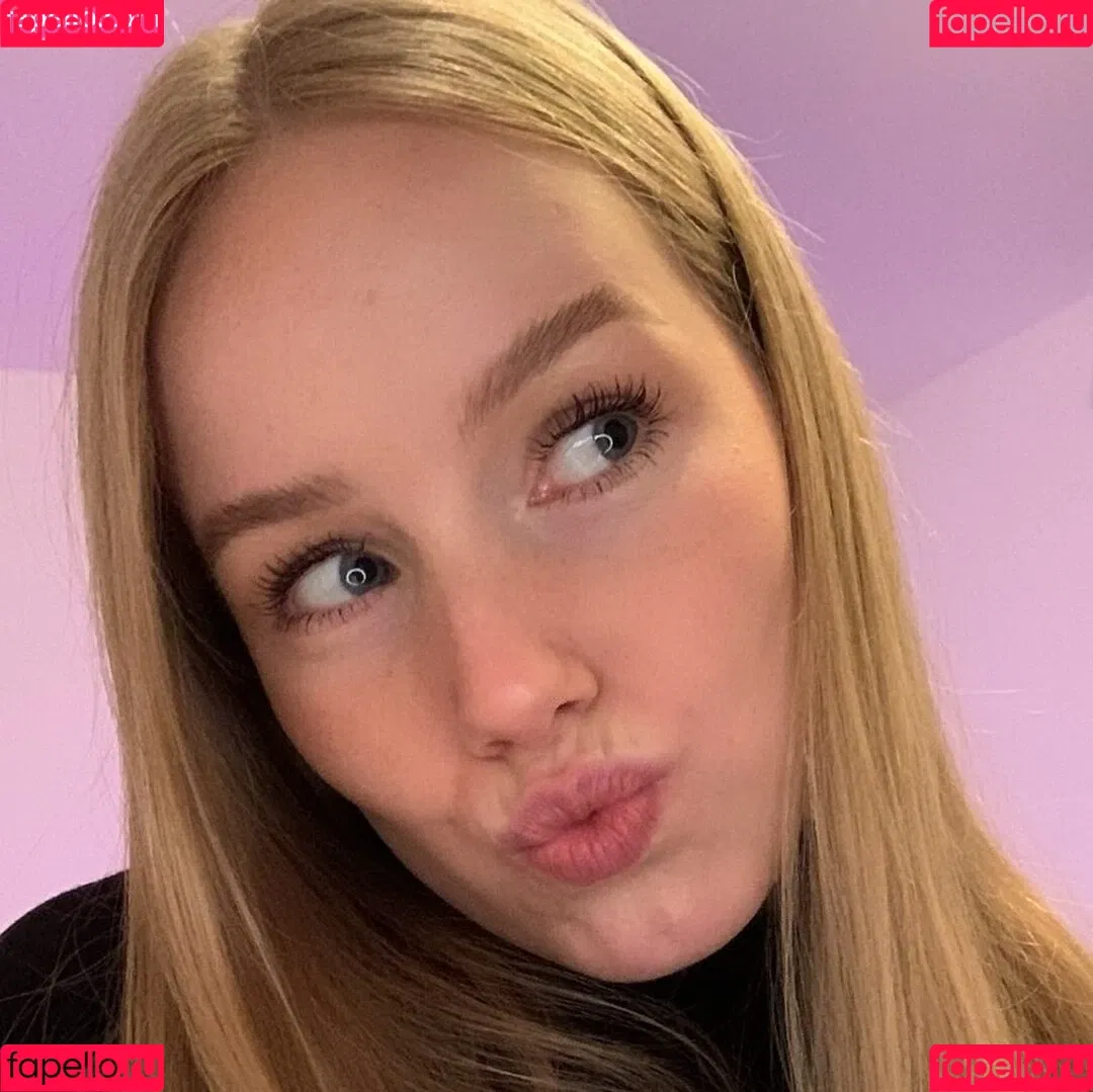 Nadine von relaxASMR Onlyfans Photo Gallery 