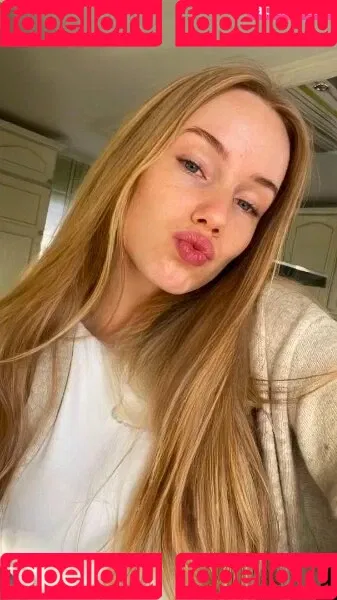 Nadine von relaxASMR Onlyfans Photo Gallery 