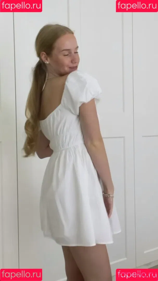 Nadine von relaxASMR Onlyfans Photo Gallery 