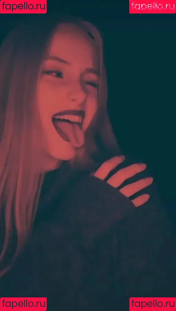 Nadine von relaxASMR Onlyfans Photo Gallery 