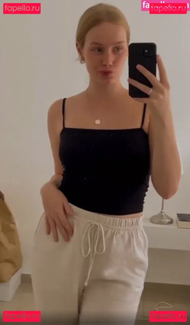 Nadine von relaxASMR Onlyfans Photo Gallery 