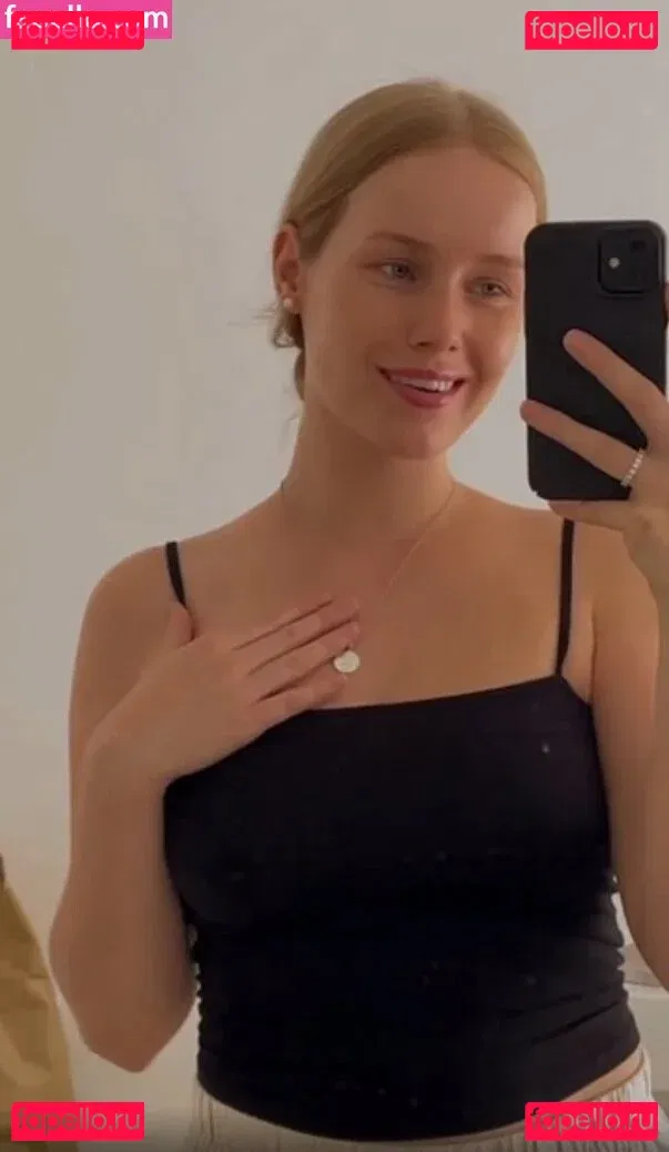 Nadine von relaxASMR Onlyfans Photo Gallery 