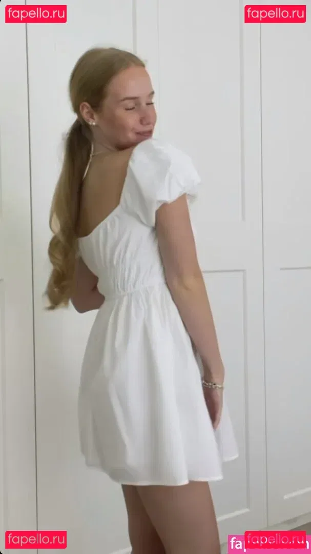 Nadine von relaxASMR Onlyfans Photo Gallery 