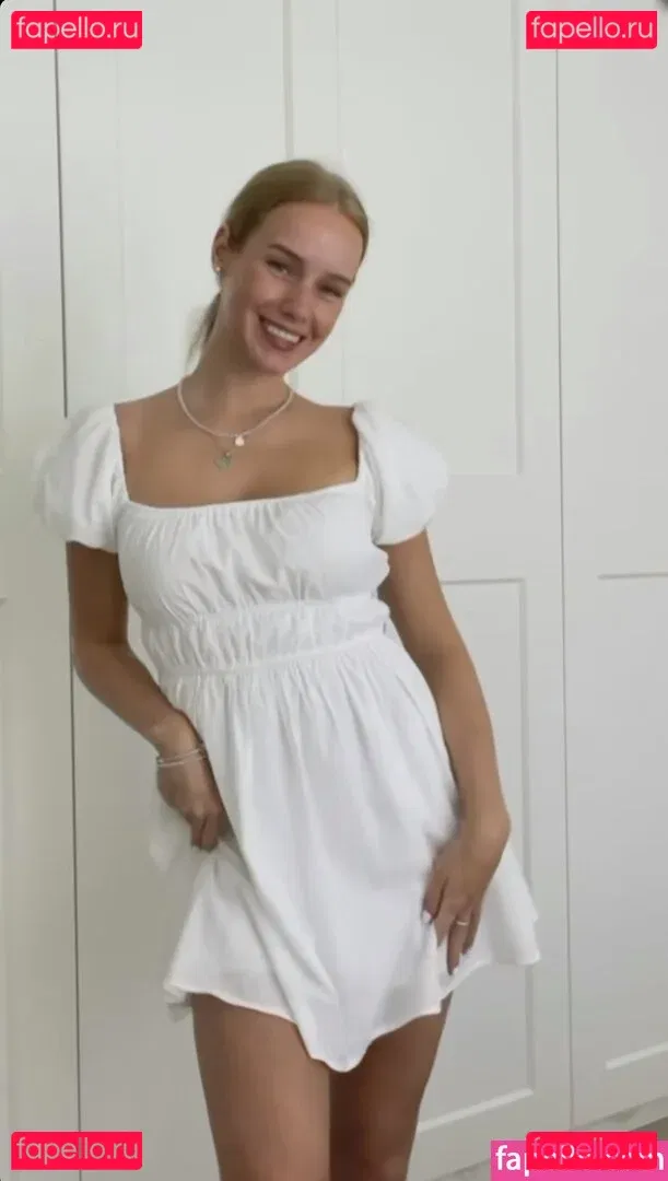 Nadine von relaxASMR Onlyfans Photo Gallery 