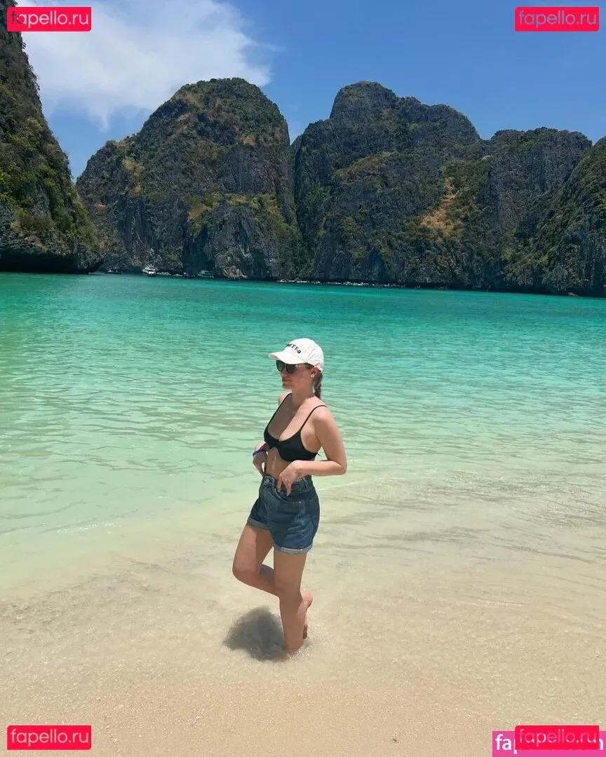 Nadine von relaxASMR Onlyfans Photo Gallery 