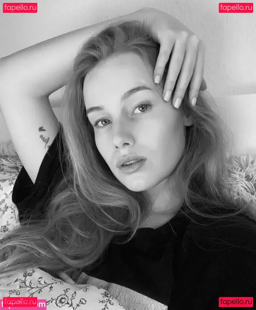 Nadine von relaxASMR Onlyfans Photo Gallery 