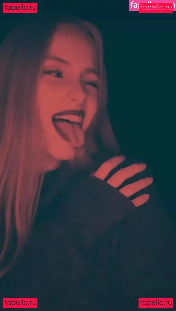 Nadine von relaxASMR Onlyfans Photo Gallery 