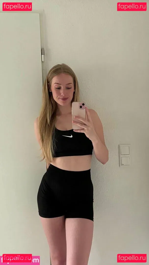 Nadine von relaxASMR Onlyfans Photo Gallery 