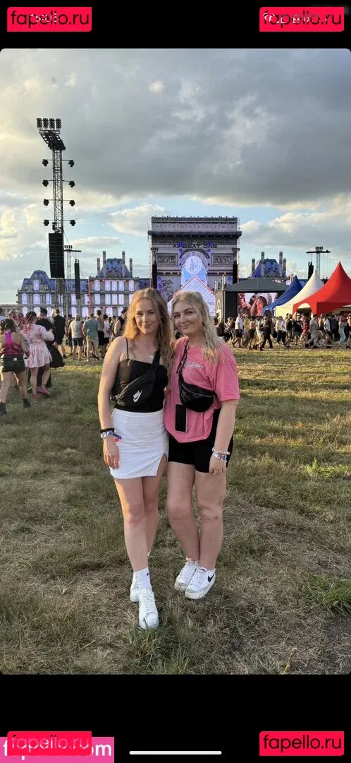 Nadine von relaxASMR Onlyfans Photo Gallery 