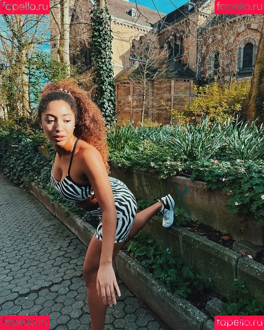Amanda Ciss Onlyfans Photo Gallery 
