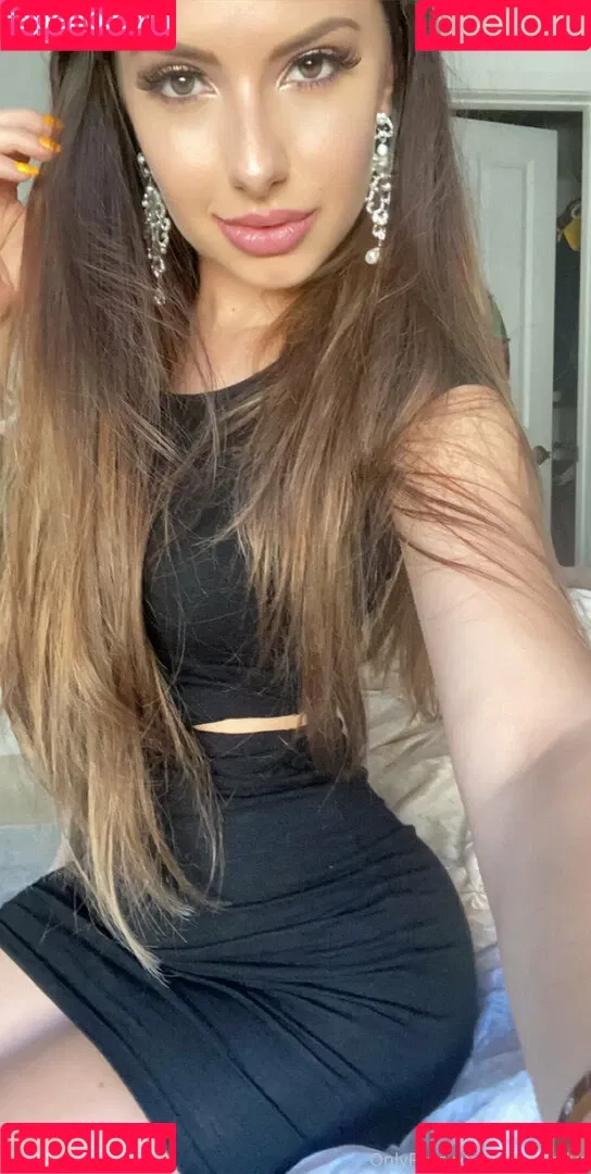 mollina_rae Onlyfans Photo Gallery 