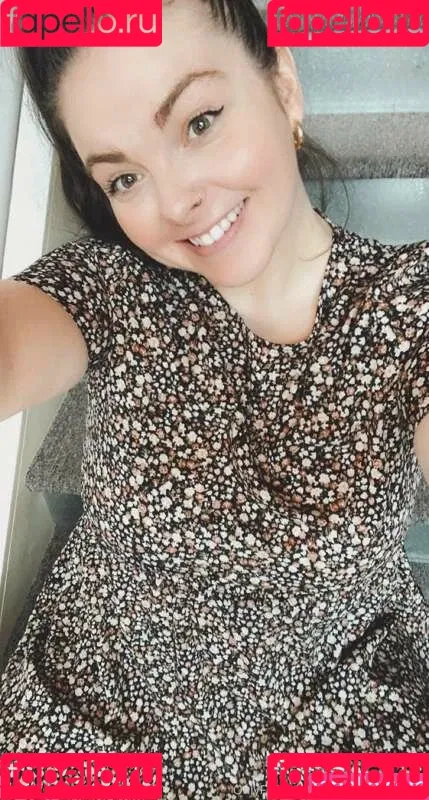 Emma Next Door Onlyfans Photo Gallery 