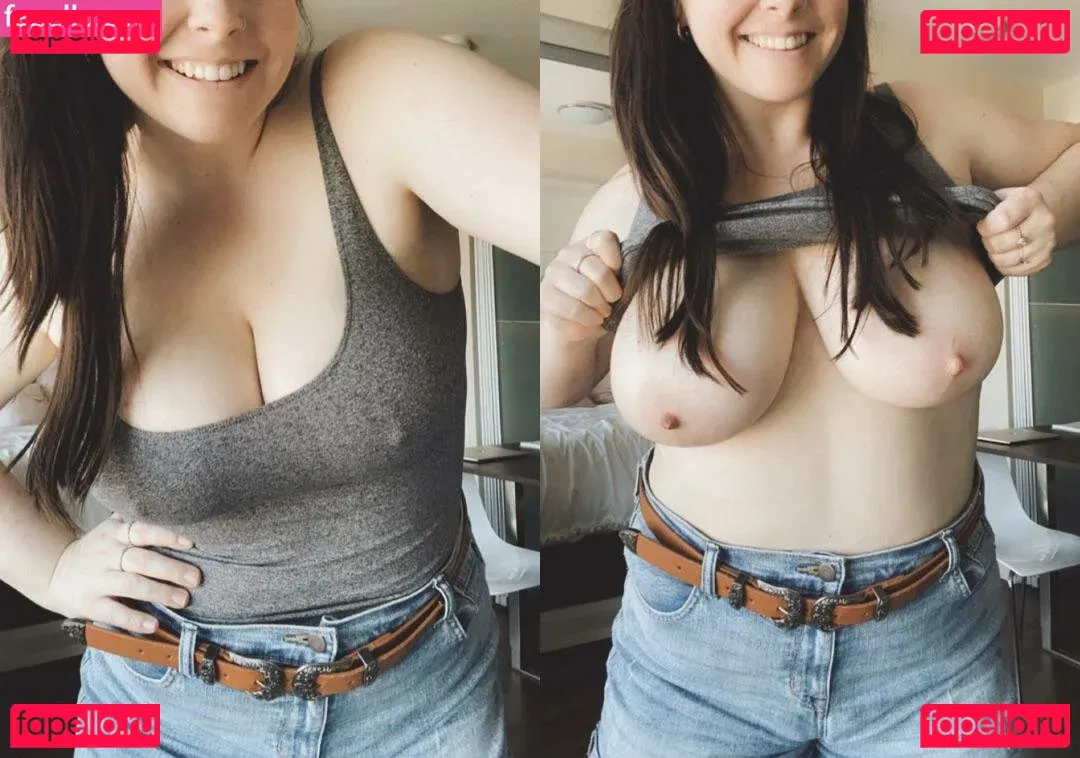 Emma Next Door Onlyfans Photo Gallery 