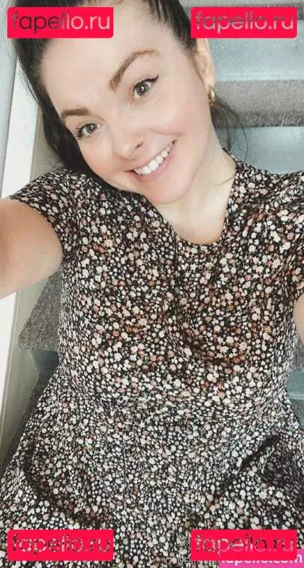 Emma Next Door Onlyfans Photo Gallery 