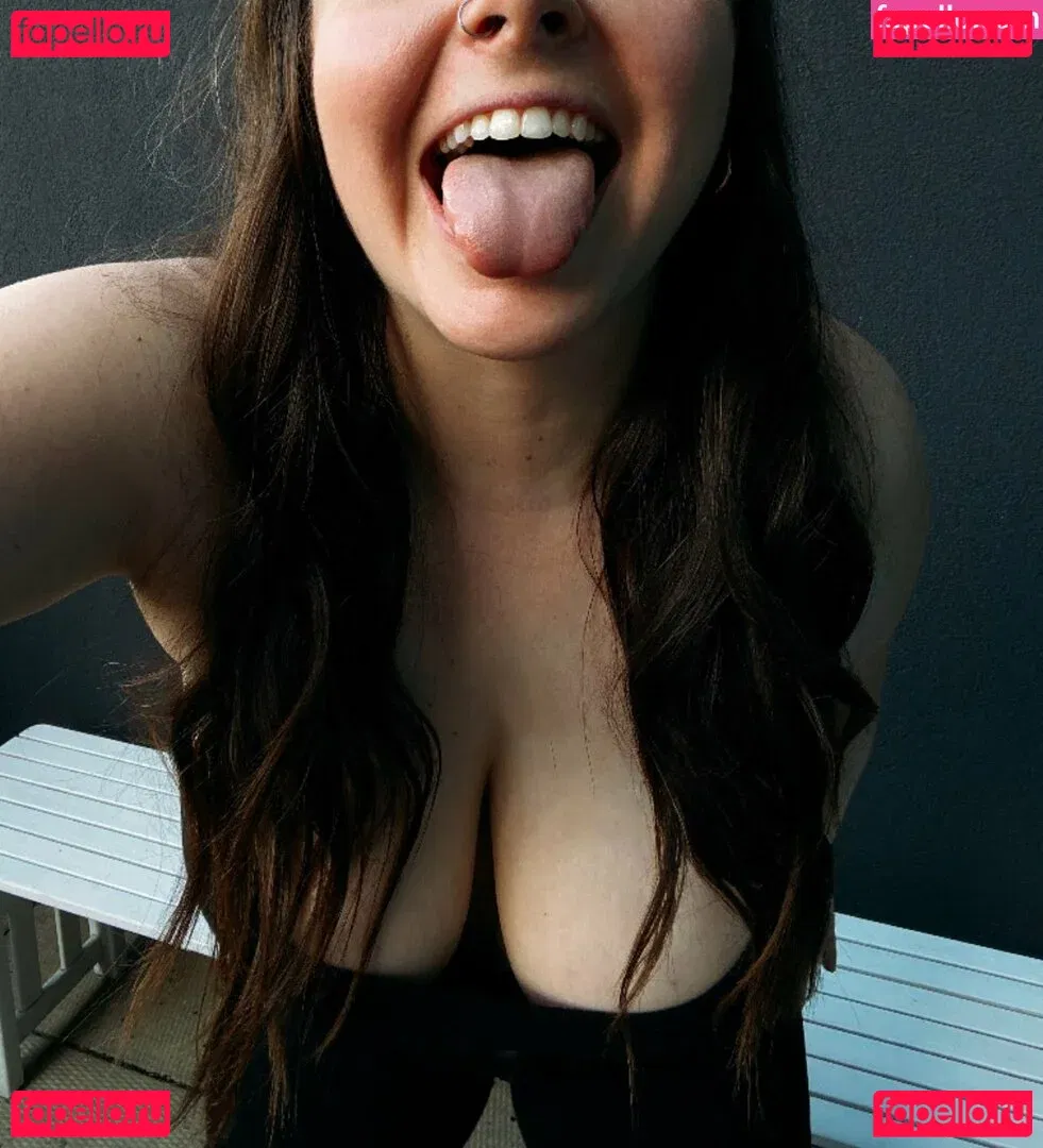 Emma Next Door Onlyfans Photo Gallery 