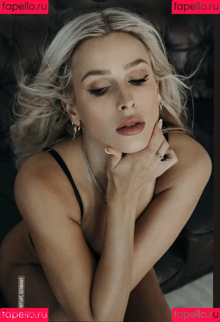 Ariane Schmidt Onlyfans Photo Gallery 