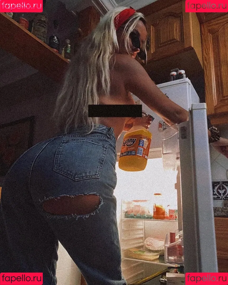 Ariane Schmidt Onlyfans Photo Gallery 