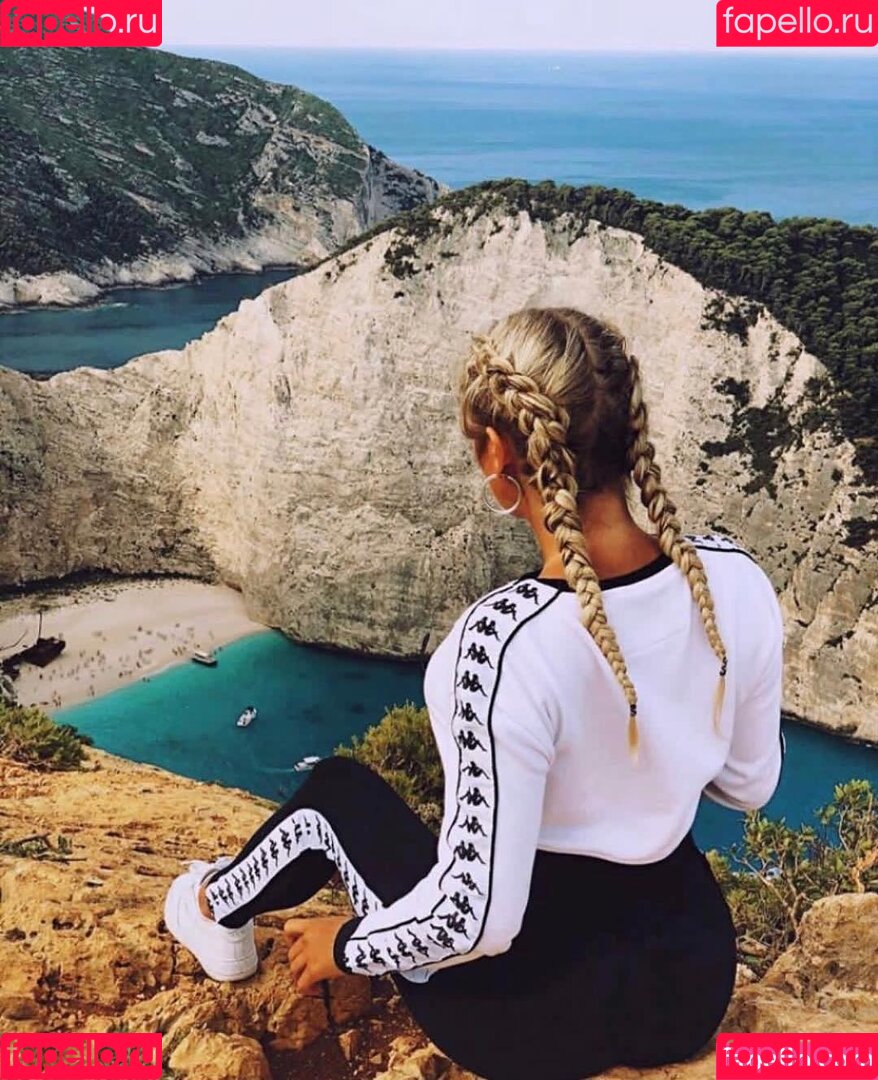 Ariane Schmidt Onlyfans Photo Gallery 