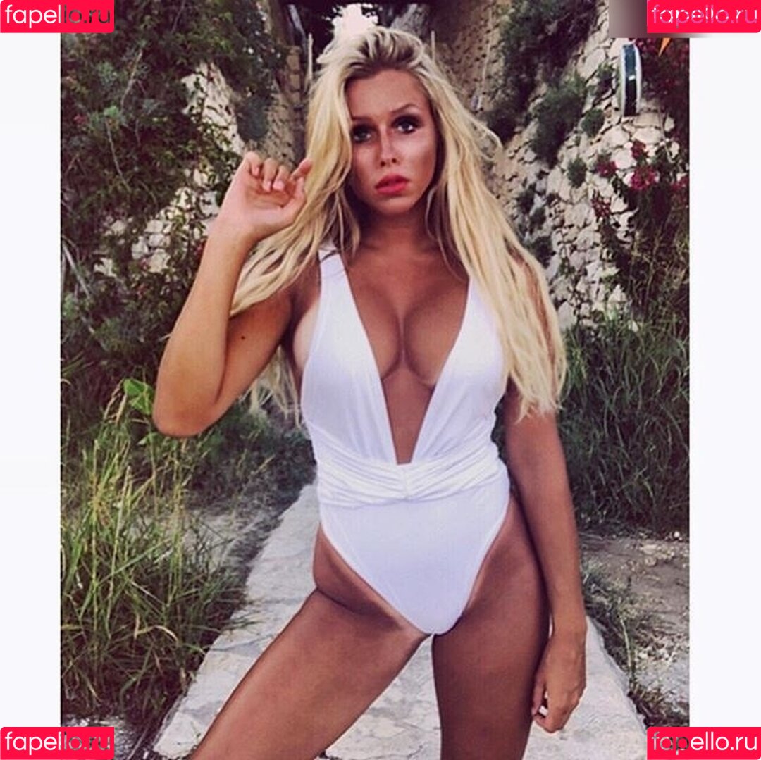 Ariane Schmidt Onlyfans Photo Gallery 