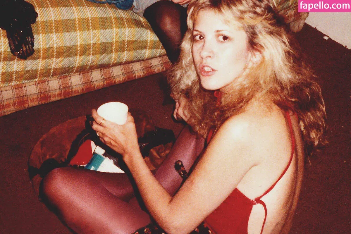 Stevie Nicks Onlyfans Photo Gallery 
