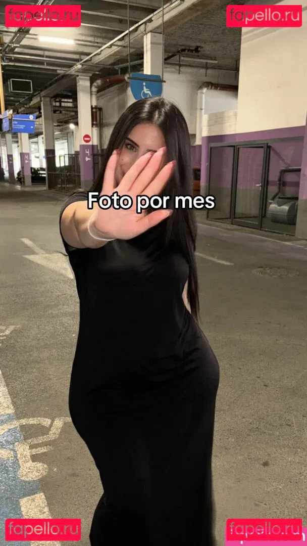 YiYi Onlyfans Photo Gallery 