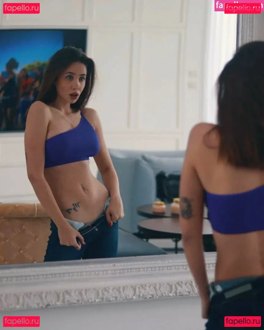 Emuna Zuzut Onlyfans Photo Gallery 