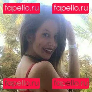 Emuna Zuzut Onlyfans Photo Gallery 