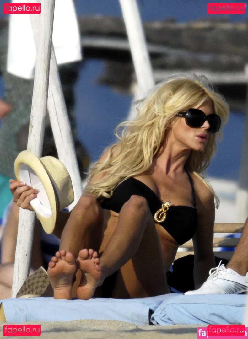 Victoria Silvstedt Onlyfans Photo Gallery 