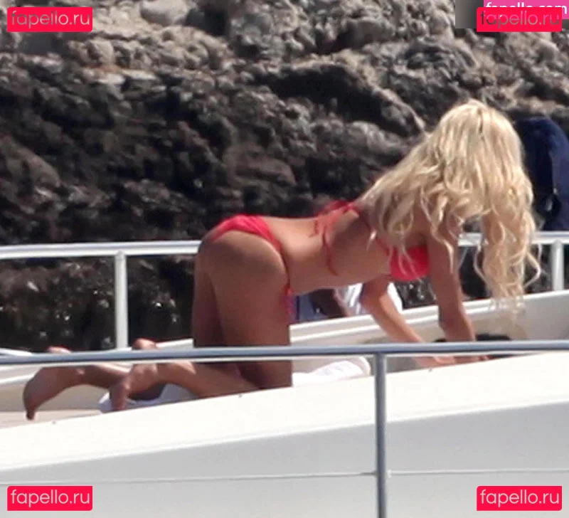 Victoria Silvstedt Onlyfans Photo Gallery 