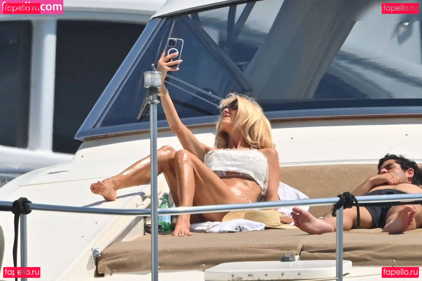 Victoria Silvstedt Onlyfans Photo Gallery 