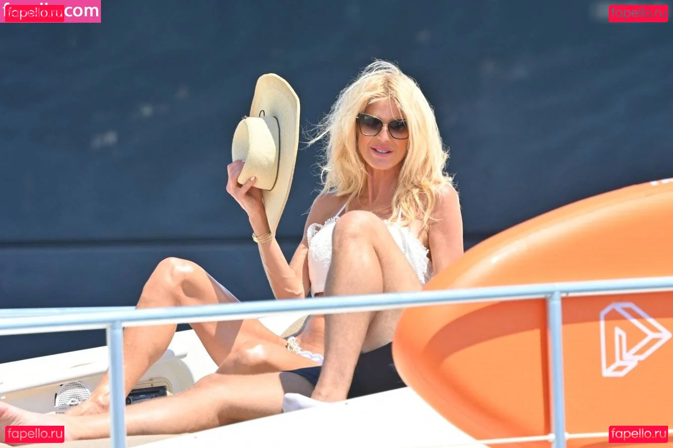 Victoria Silvstedt Onlyfans Photo Gallery 