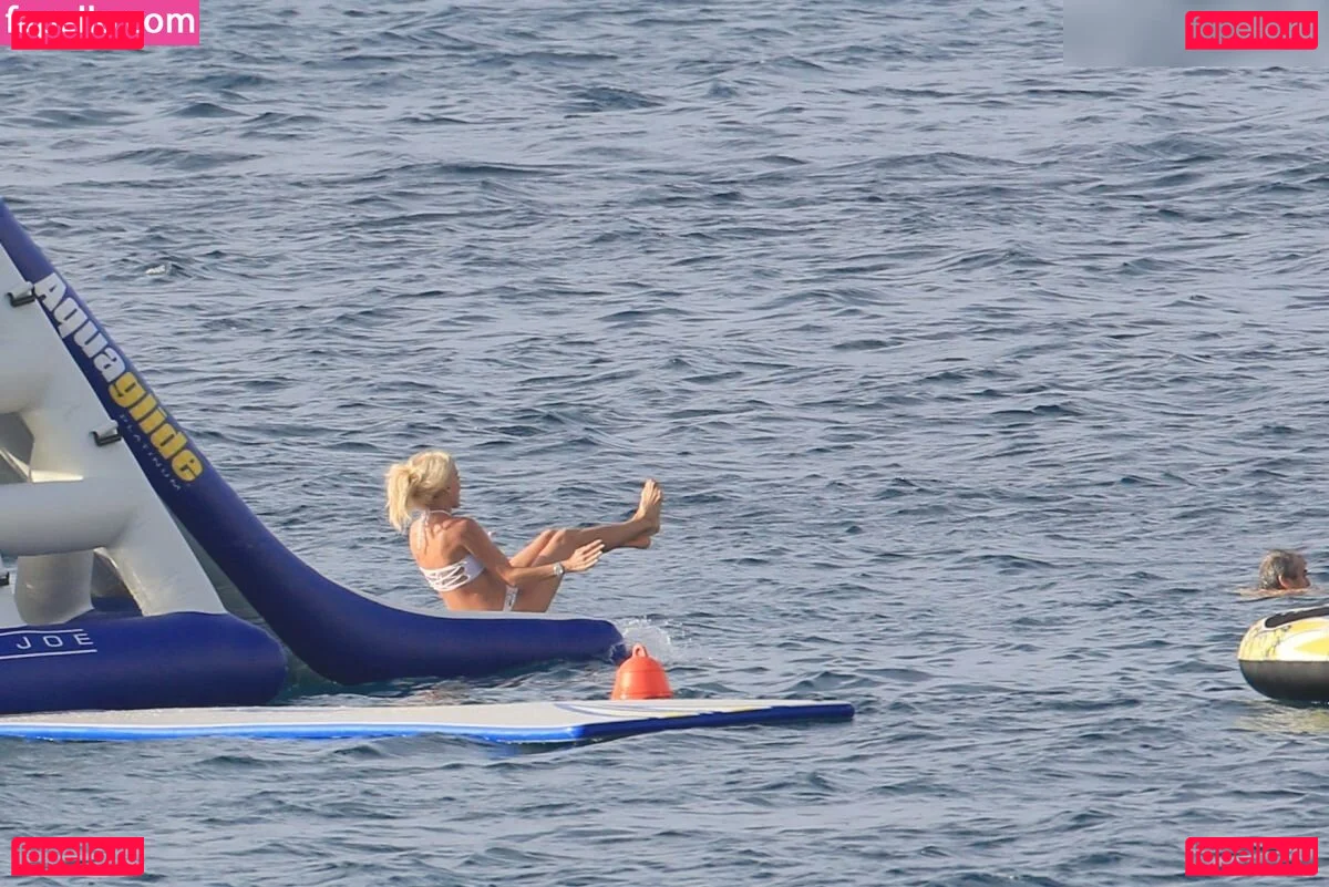 Victoria Silvstedt Onlyfans Photo Gallery 