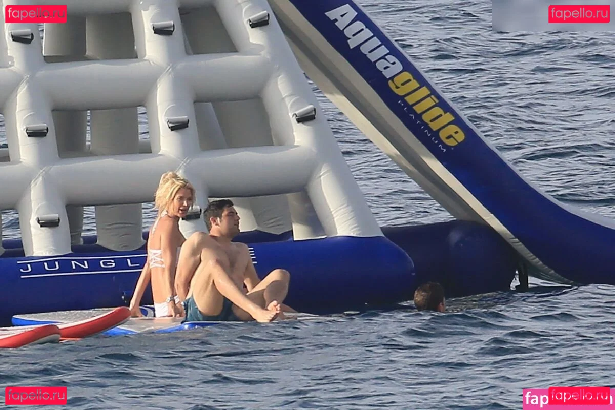 Victoria Silvstedt Onlyfans Photo Gallery 