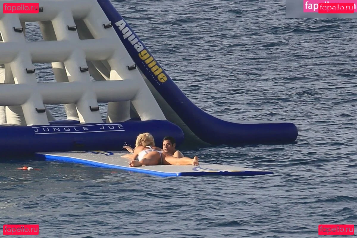 Victoria Silvstedt Onlyfans Photo Gallery 