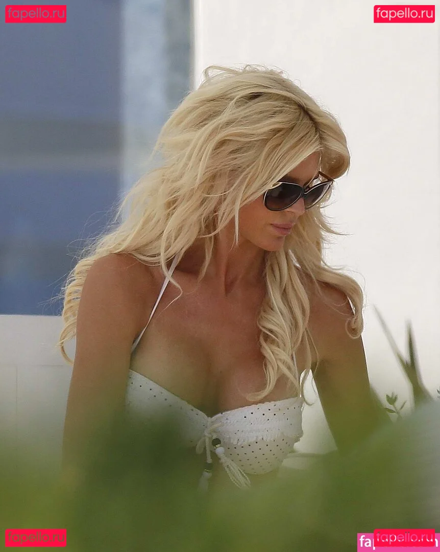 Victoria Silvstedt Onlyfans Photo Gallery 