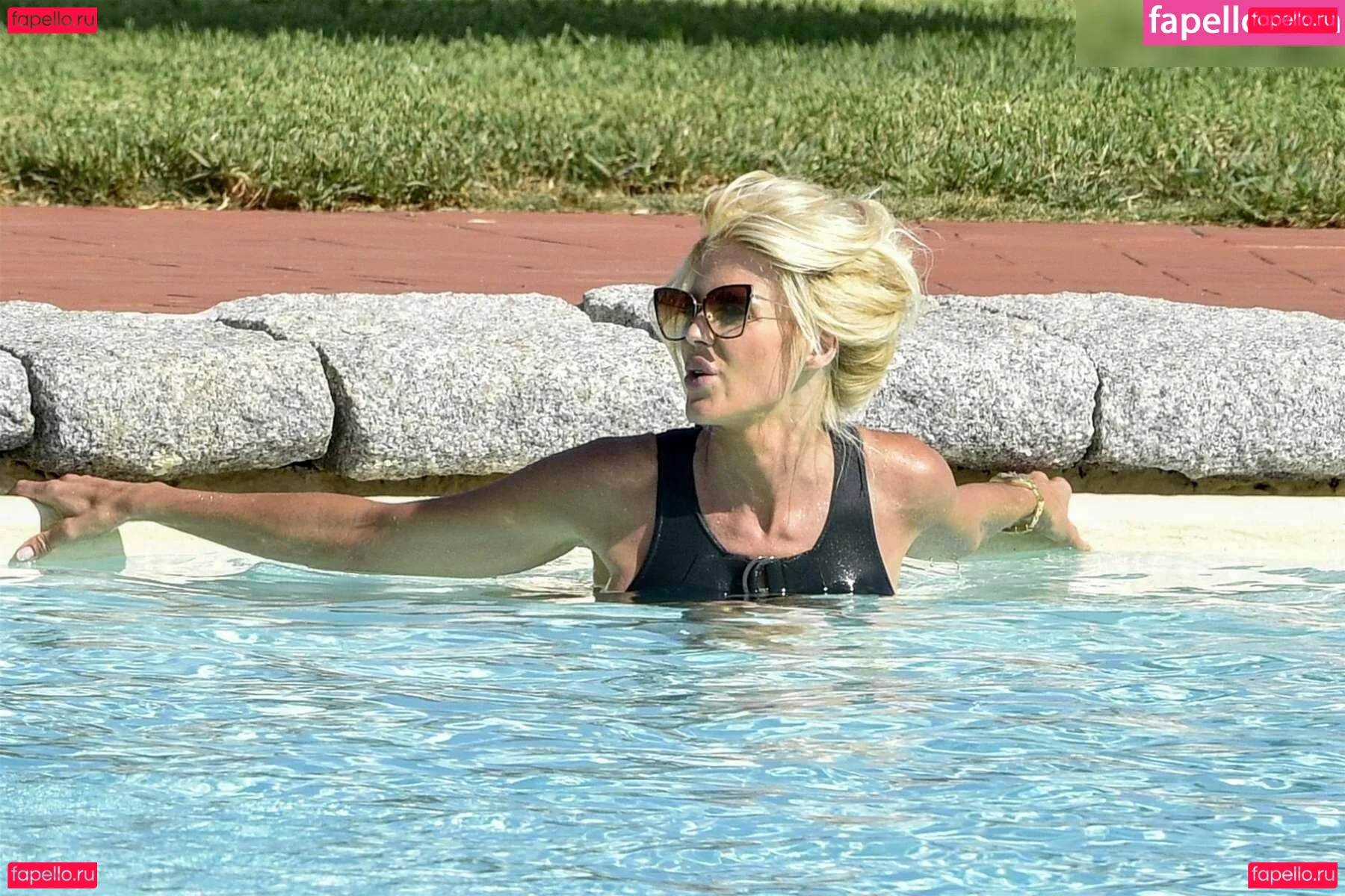 Victoria Silvstedt Onlyfans Photo Gallery 