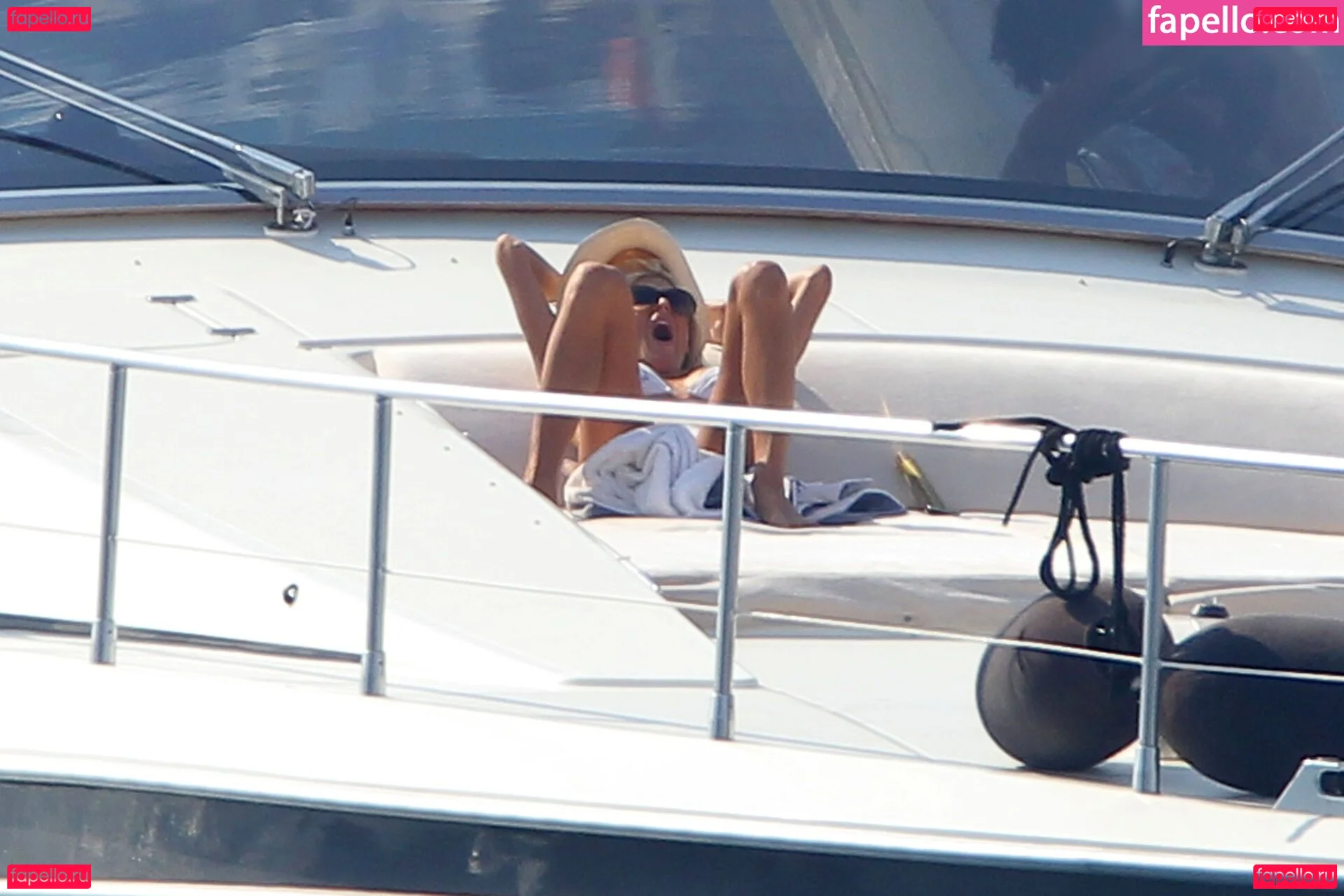 Victoria Silvstedt Onlyfans Photo Gallery 