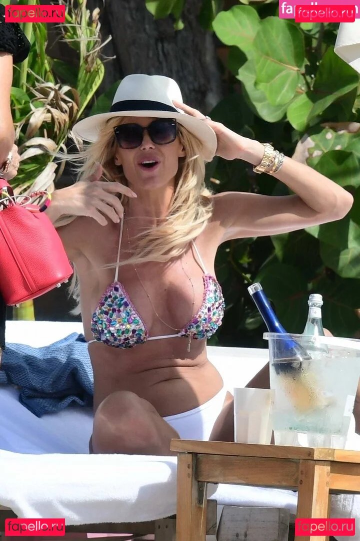 Victoria Silvstedt Onlyfans Photo Gallery 