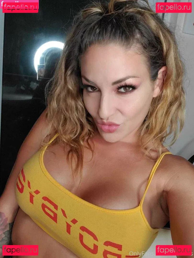 Kissasins Onlyfans Photo Gallery 
