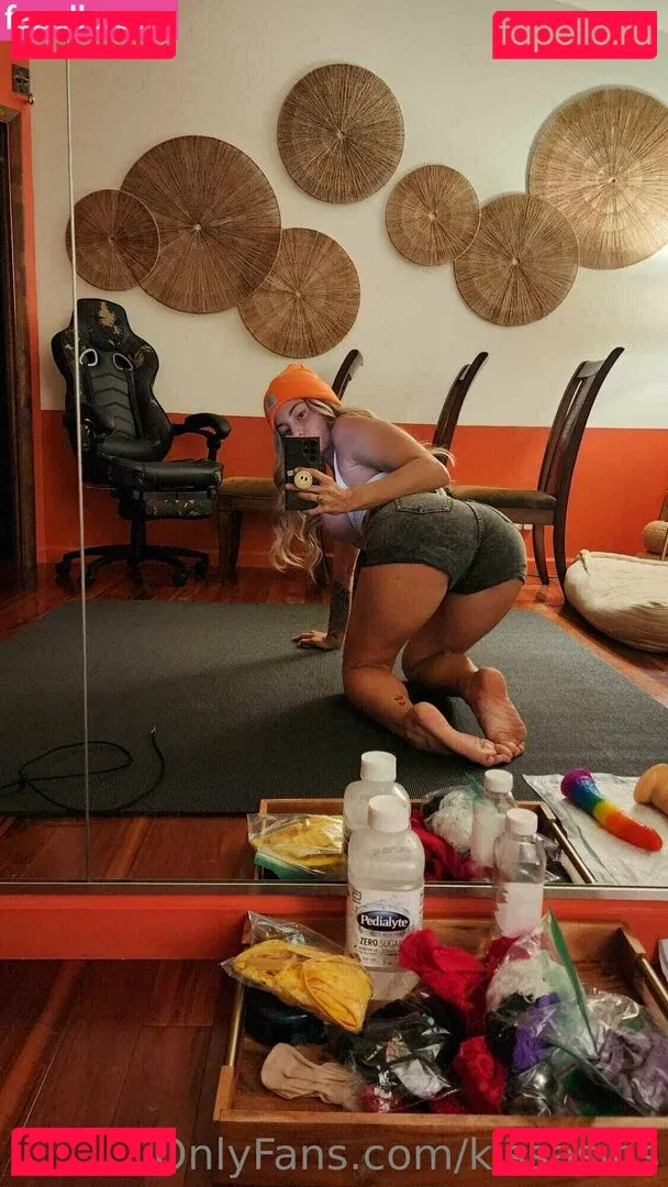 Kissasins Onlyfans Photo Gallery 