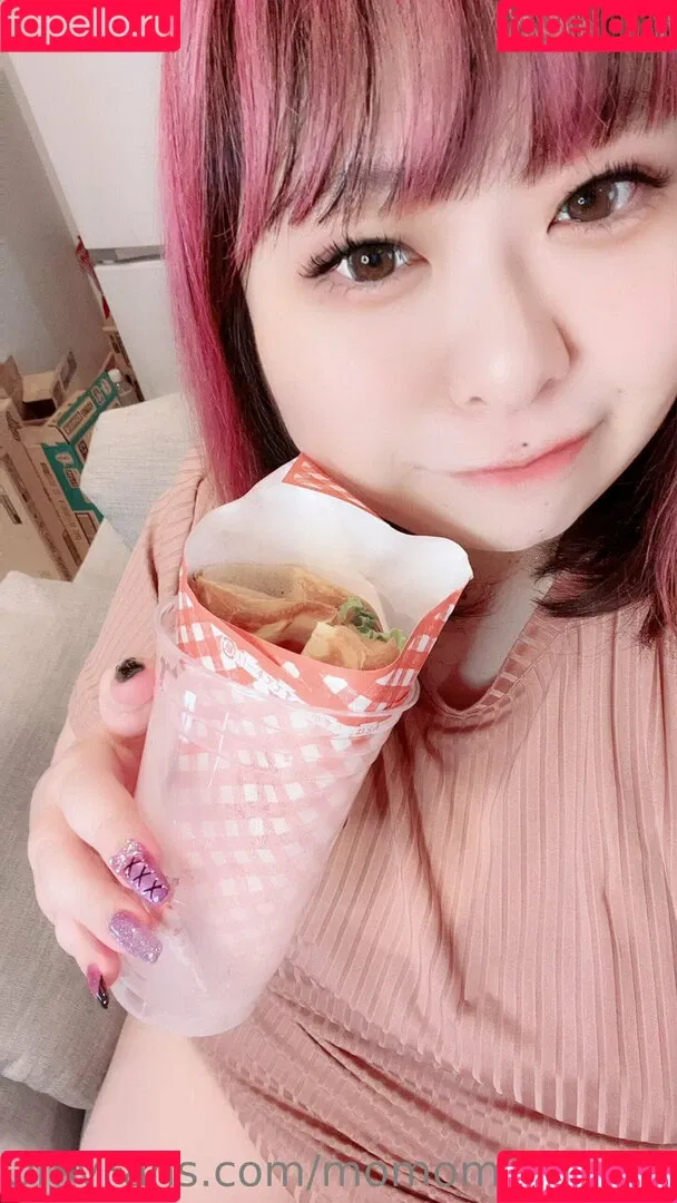 momom0_momochan Onlyfans Photo Gallery 